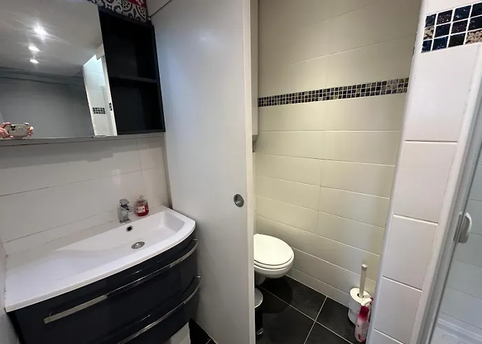 Village Naturiste Cap D - Coursives Port Nature 5 - Entier Separee Au Calme Agde