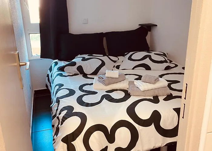 Appartement Village Naturiste Cap D - Coursives Port Nature 5 - Entier Separee Au Calme Agde